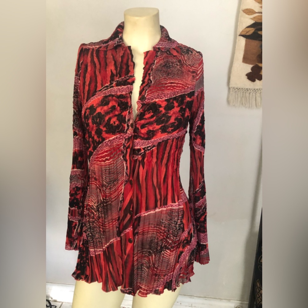 Vibrant Alberto Makali Crinkle Red and Black Button-Up Blouse Size Small